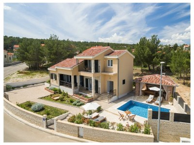 Villa Beachfront villa Noa with heated pool in Pridraga - Villa