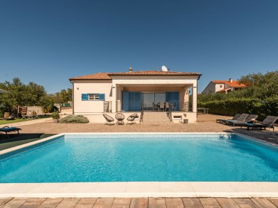 Villa Casa Kamber with pool in Tinj - Villa