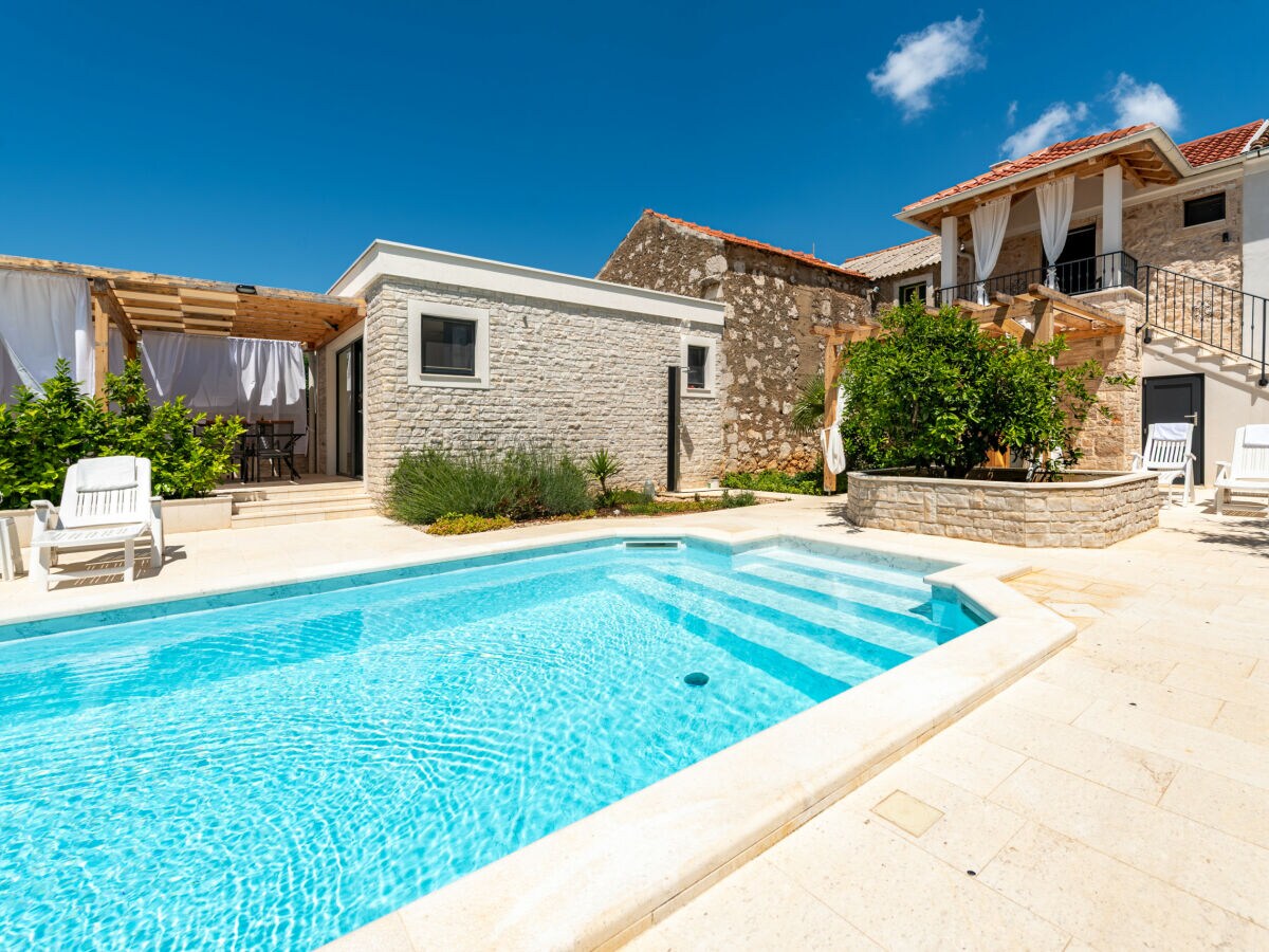 Apartment Studio Apartment Varos with shared pool - Outdoor photo 5