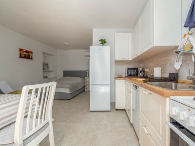 Apartment Studio Apartment Varos with shared pool - Features photo 26