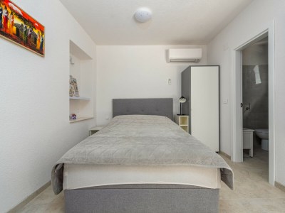 Apartment Studio Apartment Varos with shared pool - Features photo 32