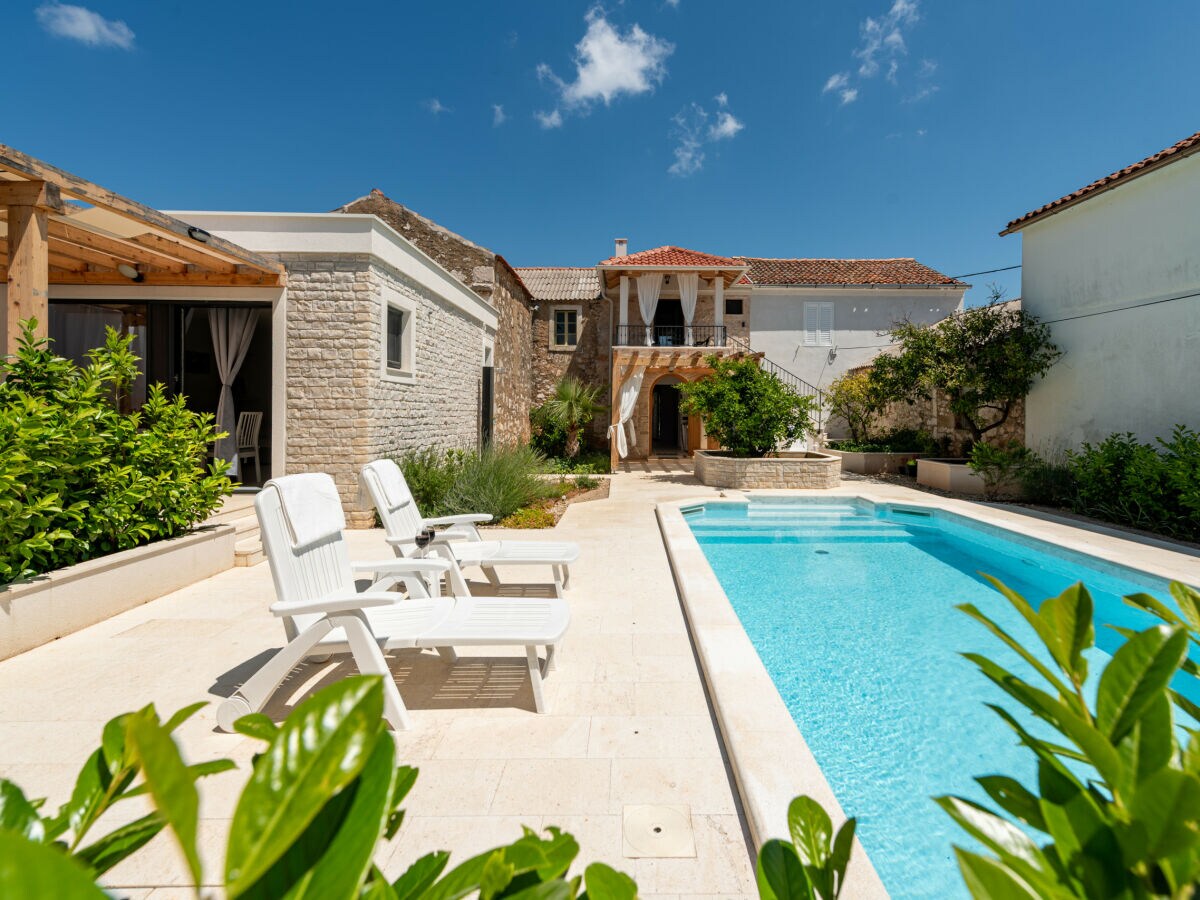 Apartment Apartment Varos 2+1 with shared pool - Outdoor photo 3