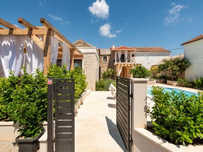 Apartment Apartment Varos 2+1 with shared pool - Outdoor photo 14