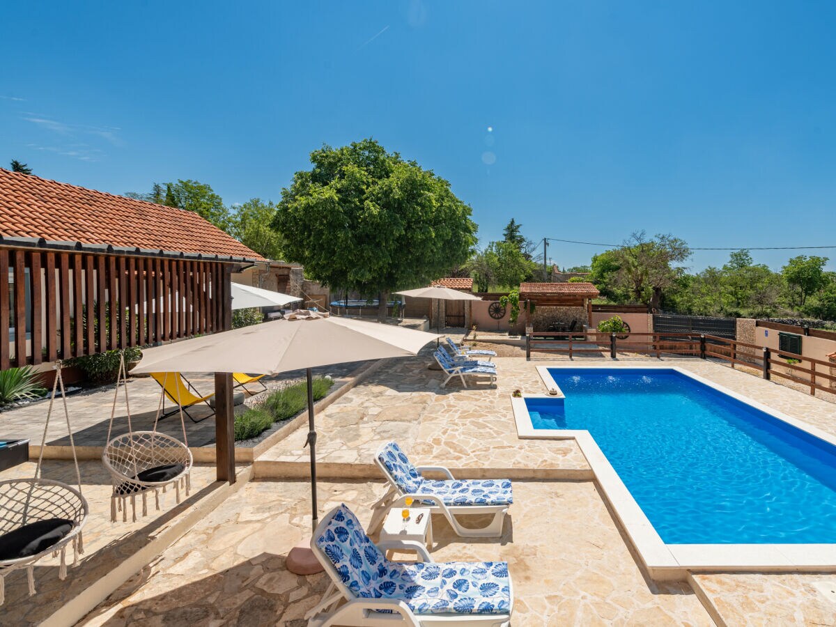 Holiday house Holiday Home Burgija - Outdoor photo 4