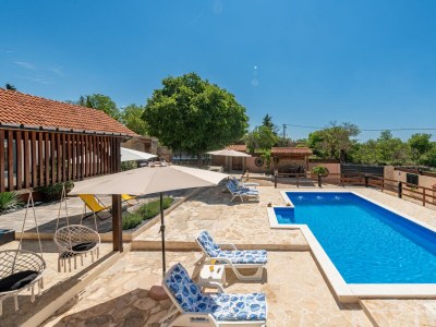 Holiday house Holiday Home Burgija - Outdoor photo 4