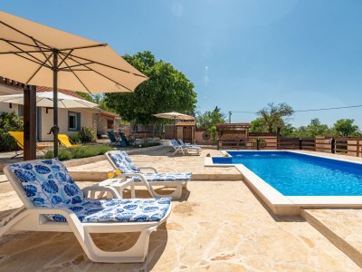 Holiday house Holiday Home Burgija - Outdoor photo 7