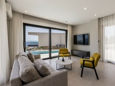 Villa Beachfront villa Luce with seaview and pool - Features photo 44