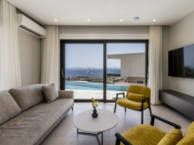 Villa Beachfront villa Luce with seaview and pool - Features photo 45