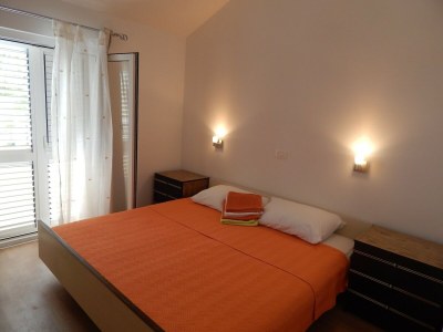 Apartment Apartments Mimose - Two Bedroom Apartment with Terrace and Sea View ( Lile) - Features photo 4