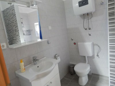 Apartment Apartments Mimose - Two Bedroom Apartment with Terrace and Sea View ( Lile) - Features photo 5