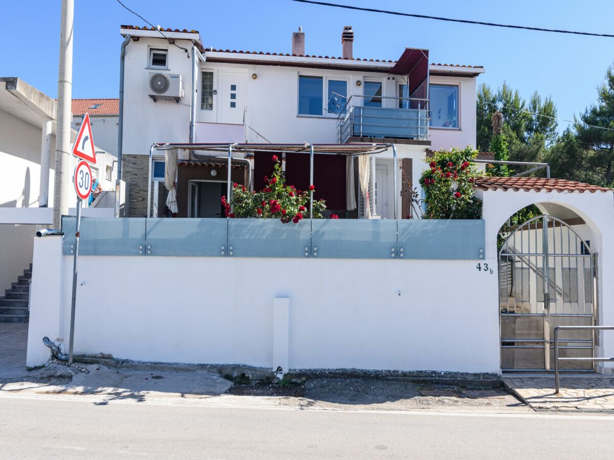 Apartment Apartment in Arbanija mit Sprudelbad