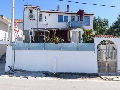 Apartment Apartment in Arbanija mit Sprudelbad in Trogir Area - Apartment