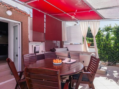 Apartment Apartment in Arbanija mit Sprudelbad - Outdoor photo 2