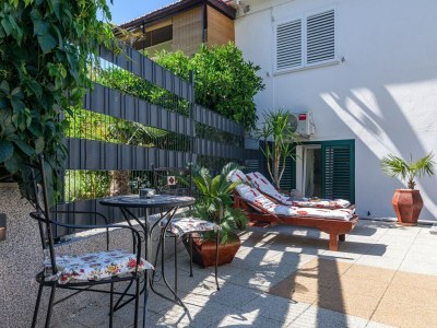 Apartment Apartment in Arbanija mit Sprudelbad - Outdoor photo 3