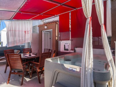 Apartment Apartment in Arbanija mit Sprudelbad - Outdoor photo 6