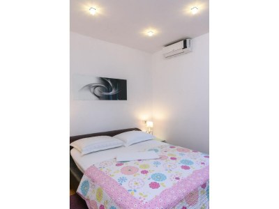 Apartment Apartment in Arbanija mit Sprudelbad - Features photo 11