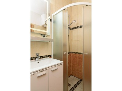 Apartment Apartment in Arbanija mit Sprudelbad - Features photo 14