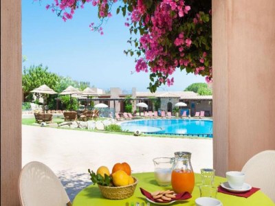 Apartment Apartment in residence with pool - Outdoor photo 2