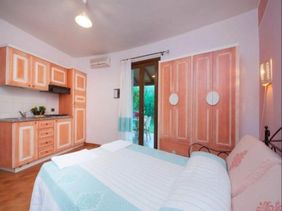 Apartment Apartment in residence with pool - Features photo 16