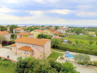 Holiday apartment At the Swimming Pool Villa Brioni 2 in Peroj - Holiday apartment