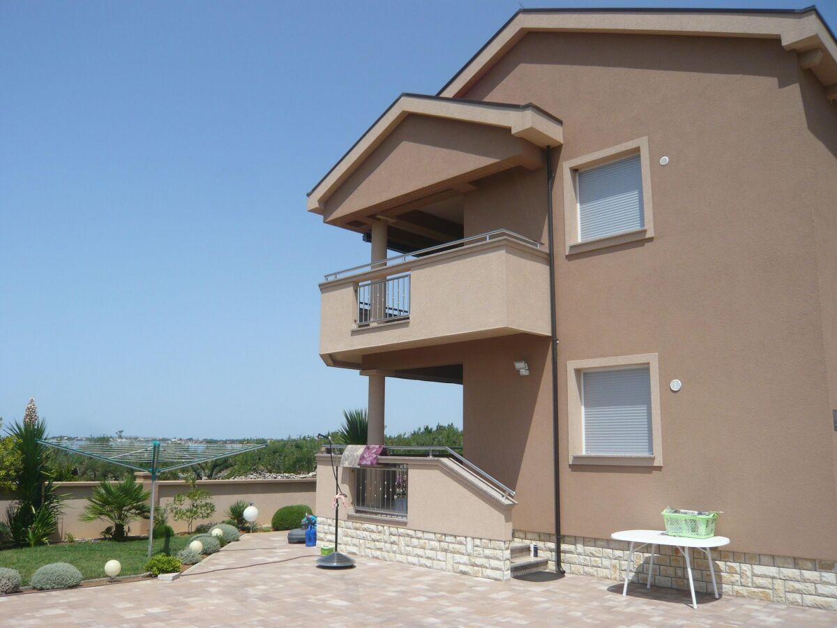 Apartment House in Zaton near Sandy Beaches