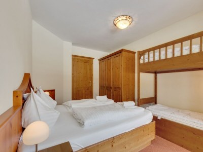 Chalet Chalet in Saalbach near Ski Lift - Features photo 17