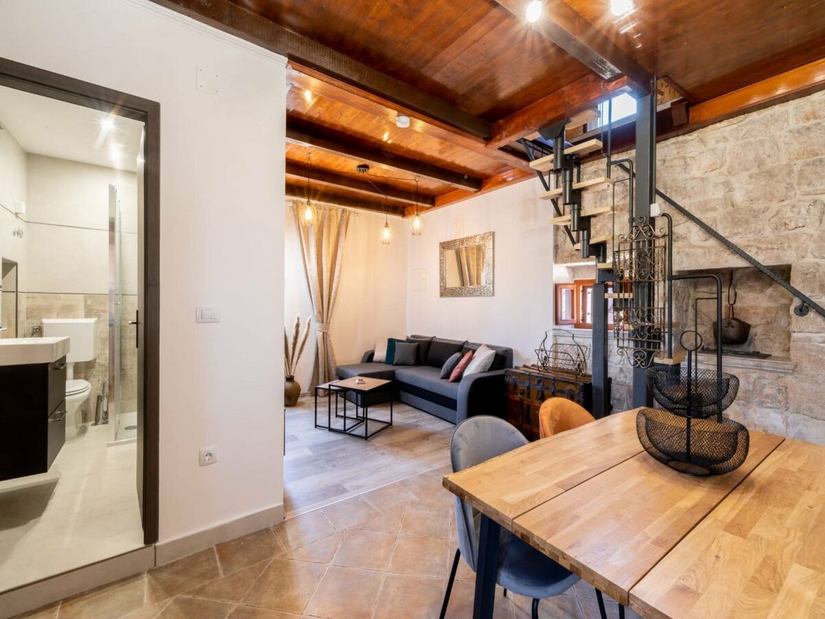 Holiday house Stone House Prapatna-Two Bedroom Holiday Home with Swimming Pool