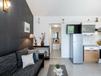 Holiday house Stone House Prapatna-Two Bedroom Holiday Home with Swimming Pool - Features photo 10