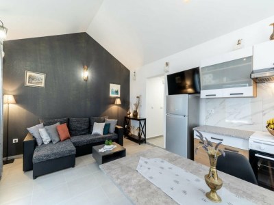 Holiday house Stone House Prapatna-Two Bedroom Holiday Home with Swimming Pool - Features photo 22