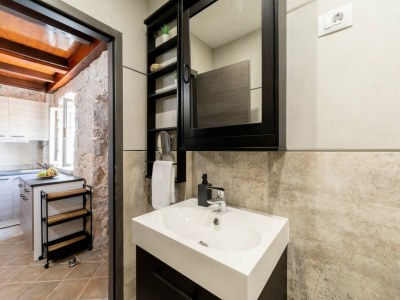 Holiday house Stone House Prapatna-Two Bedroom Holiday Home with Swimming Pool - Features photo 26