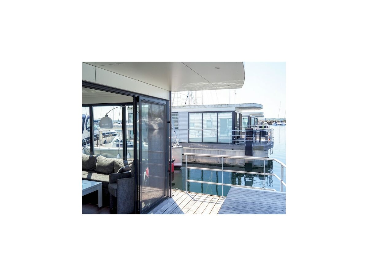 House boat Hausboot in Boltenhagen - Outdoor photo 4