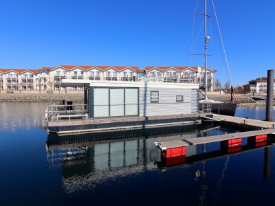 House boat Hausboot in Boltenhagen - Outdoor photo 2