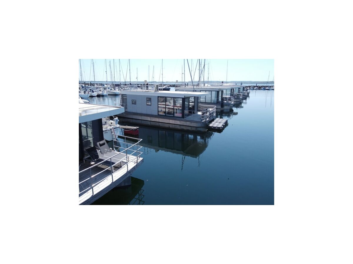 House boat Hausboot in Boltenhagen