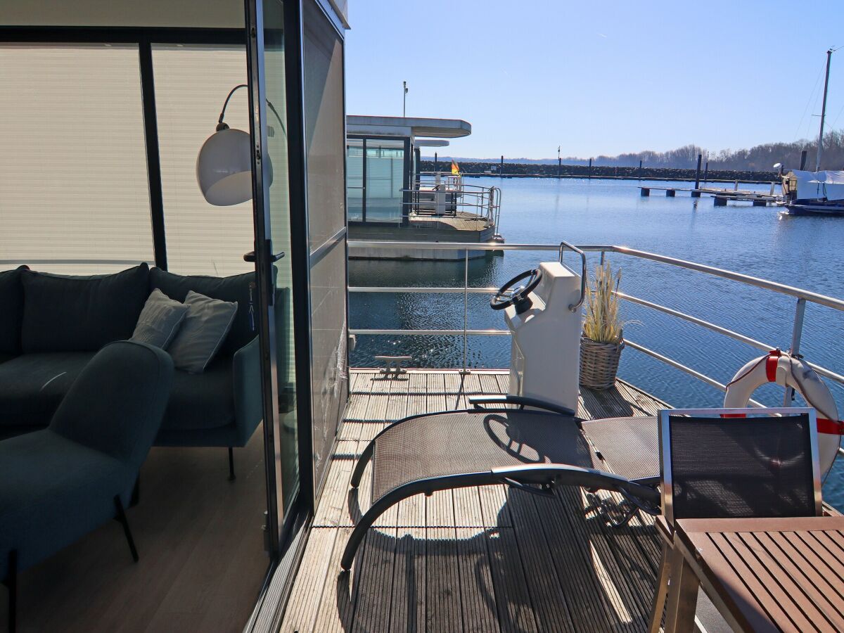 House boat Hausboot in Boltenhagen - Outdoor photo 2