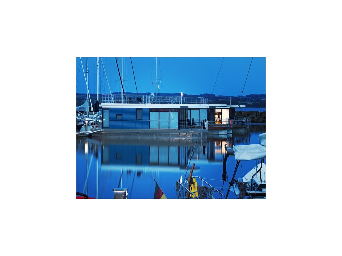 House boat Hausboot in Boltenhagen - Outdoor photo 3