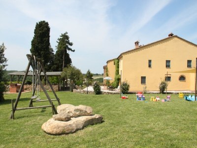 Farmhouse Apartment in Guasticce mit Gemeinschaftspool - Outdoor photo 38