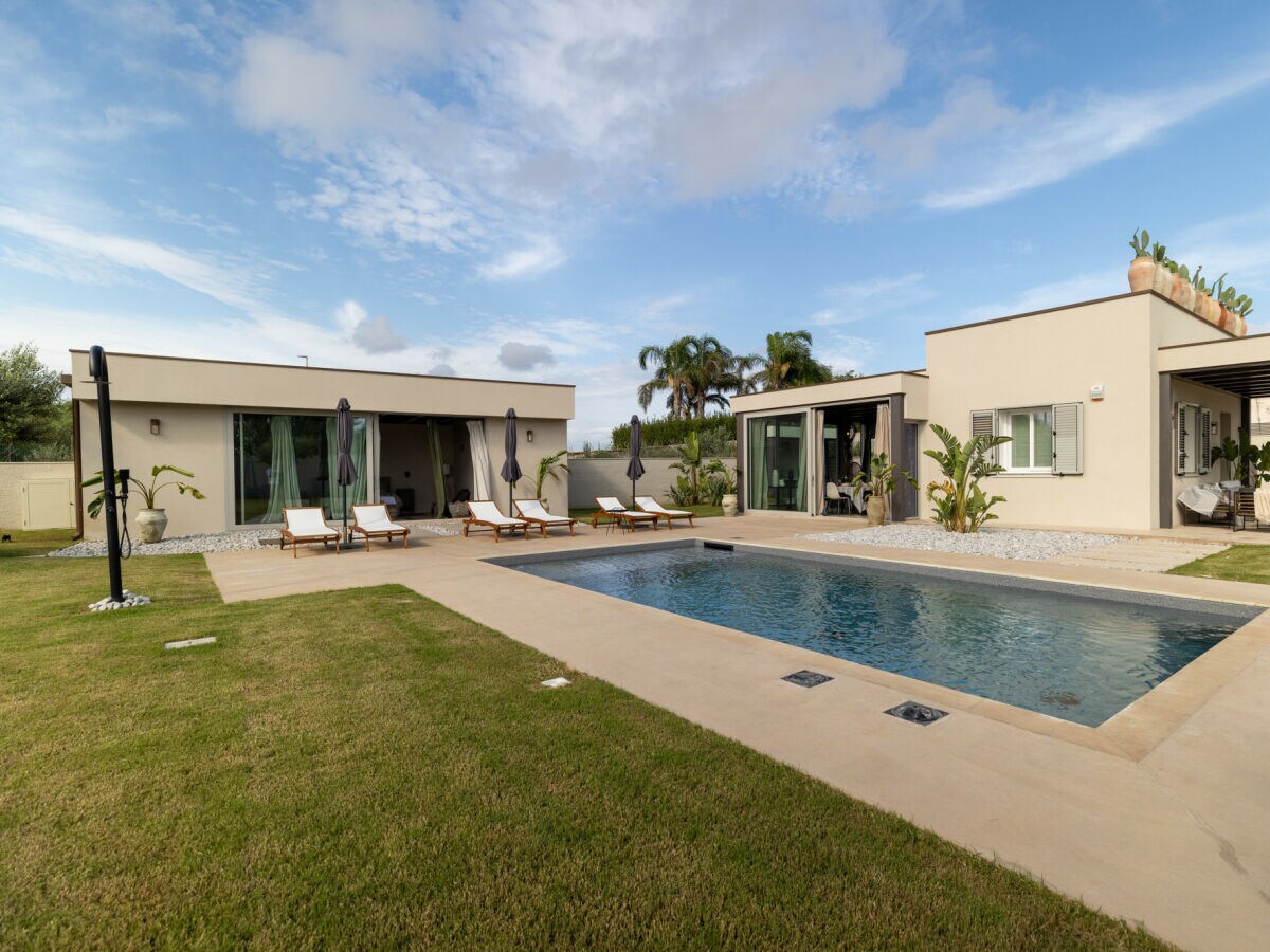 Villa VILLA OLIVE & CHAMPAGNE WITH POOL - Outdoor photo 4