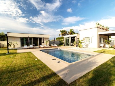 Villa VILLA OLIVE & CHAMPAGNE WITH POOL - Outdoor photo 11