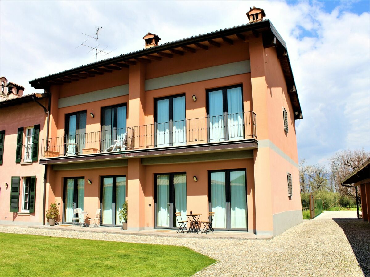 Apartment Apartment in Iseo with Pool