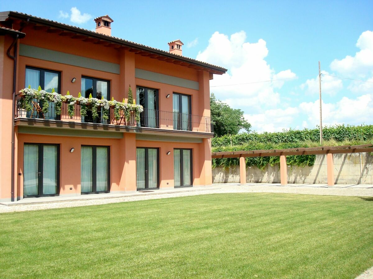 Apartment Apartment in Iseo with Pool - Outdoor photo 2