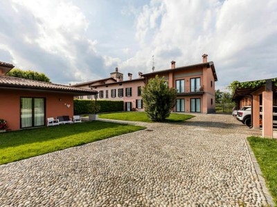 Apartment Apartment in Iseo with Pool - Outdoor photo 7
