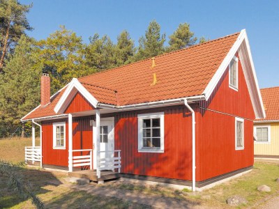 Holiday house Schwedenhaus Rote Seerose in Userin - Holiday house