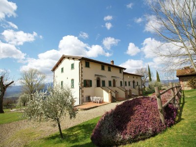 Farmhouse Bauernhaus in Poppi mit Pool und Talblick in Poppi - Farmhouse