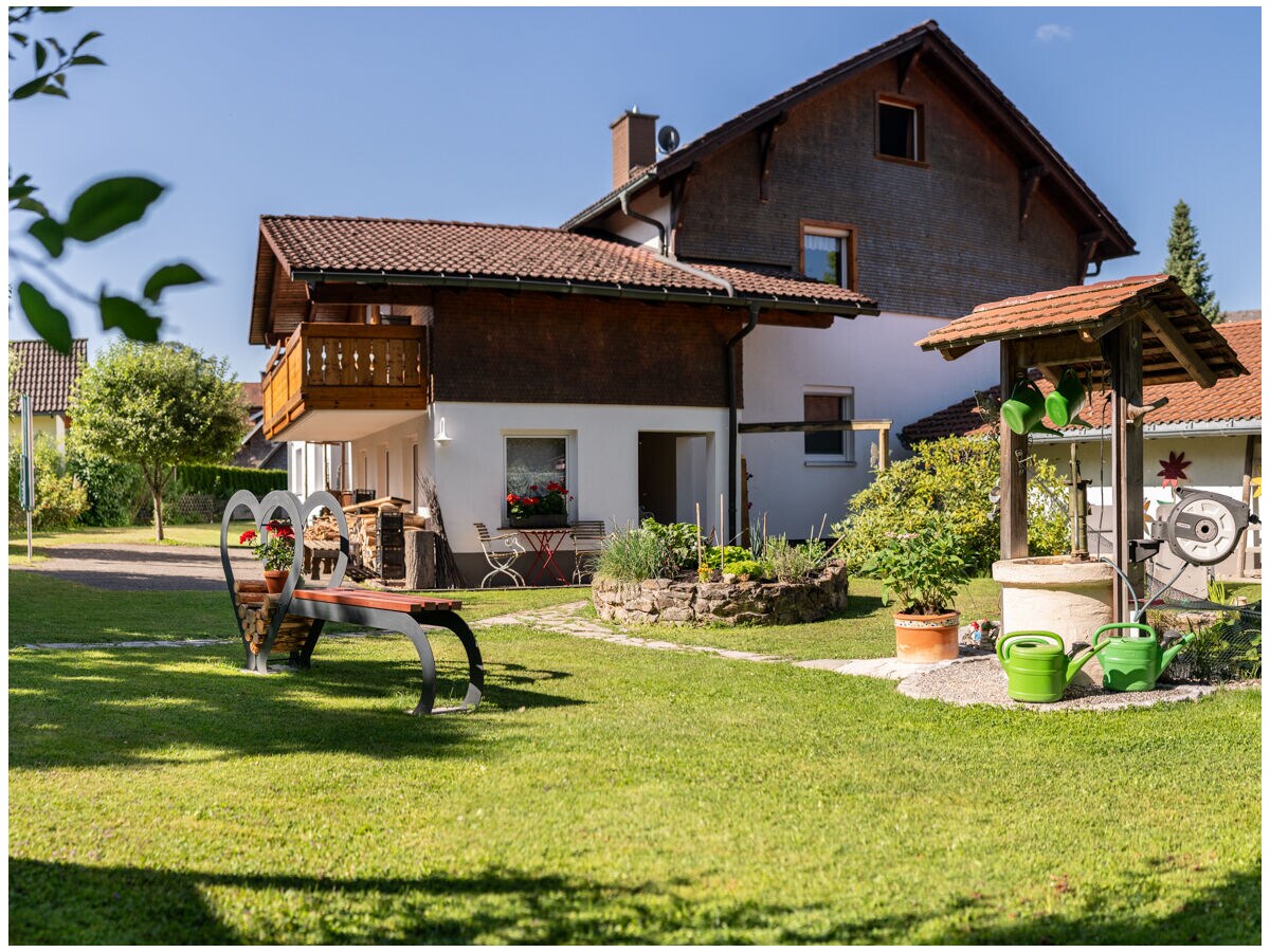 Holiday apartment Ferienwohnung Haus Hug "The small one" - Outdoor photo 2