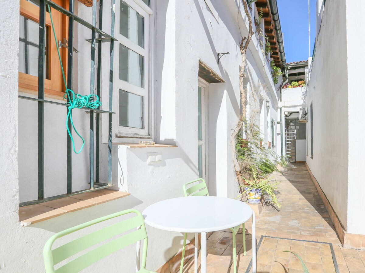 Apartment ALAMEDA DE HERCULES - Outdoor photo 2