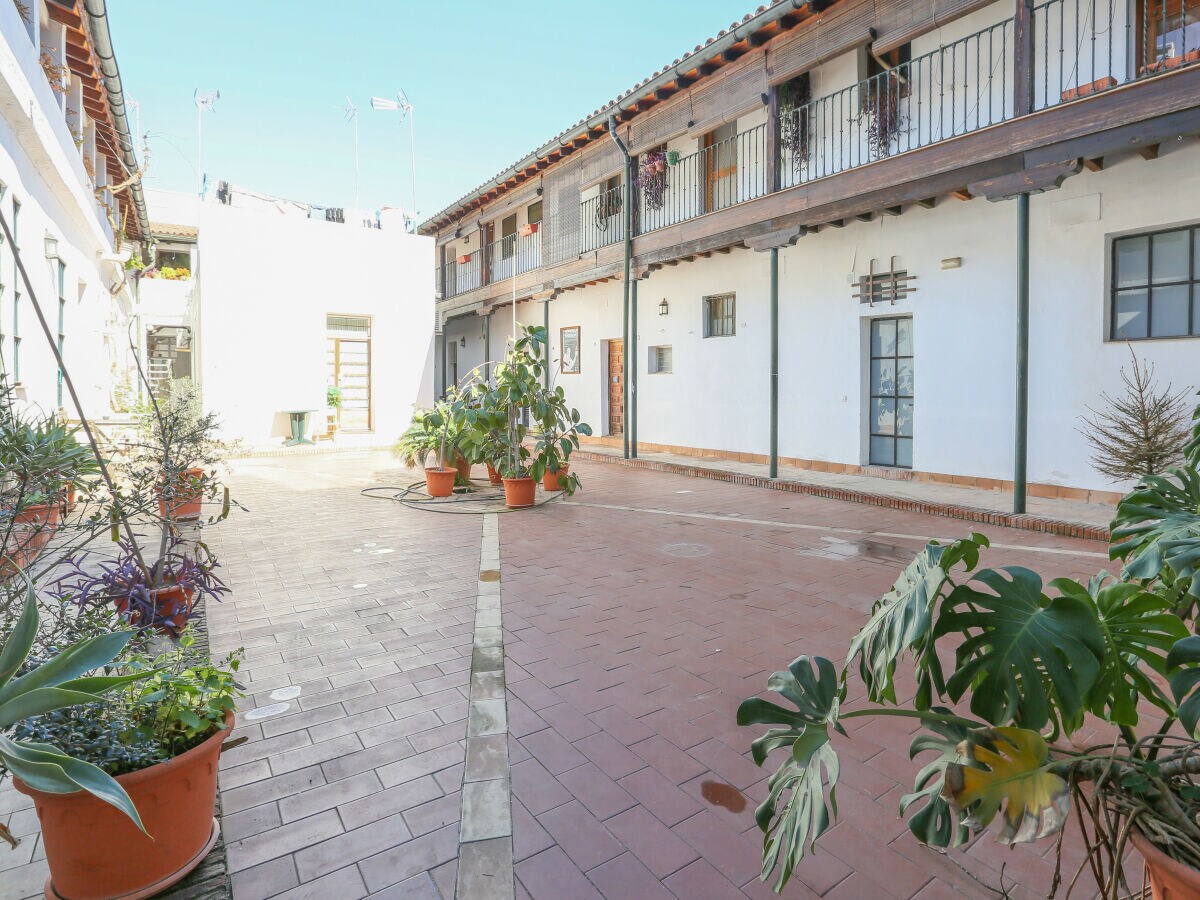 Apartment ALAMEDA DE HERCULES - Outdoor photo 4