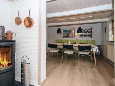 Holiday house House with beautiful garden - Outdoor photo 19