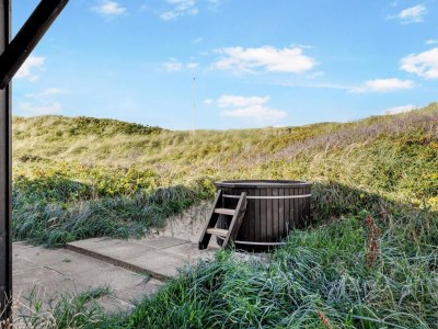 Holiday house Ruhiger Ruckzug in Lokken -- By Traum Ferienwohnungen - Outdoor photo 3