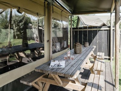 Holiday house Comfortable lodge with patio - Outdoor photo 2