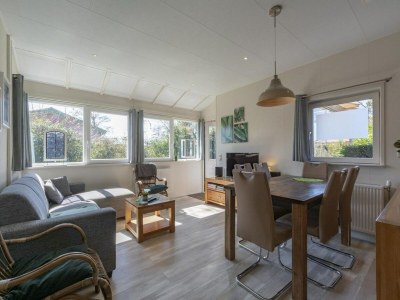 Holiday house Cozy holiday home near dunes - Outdoor photo 3